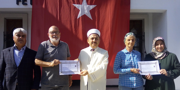 Türkiye'de ezan sesinden etkilenen İsviçreli çift Müslüman oldu!