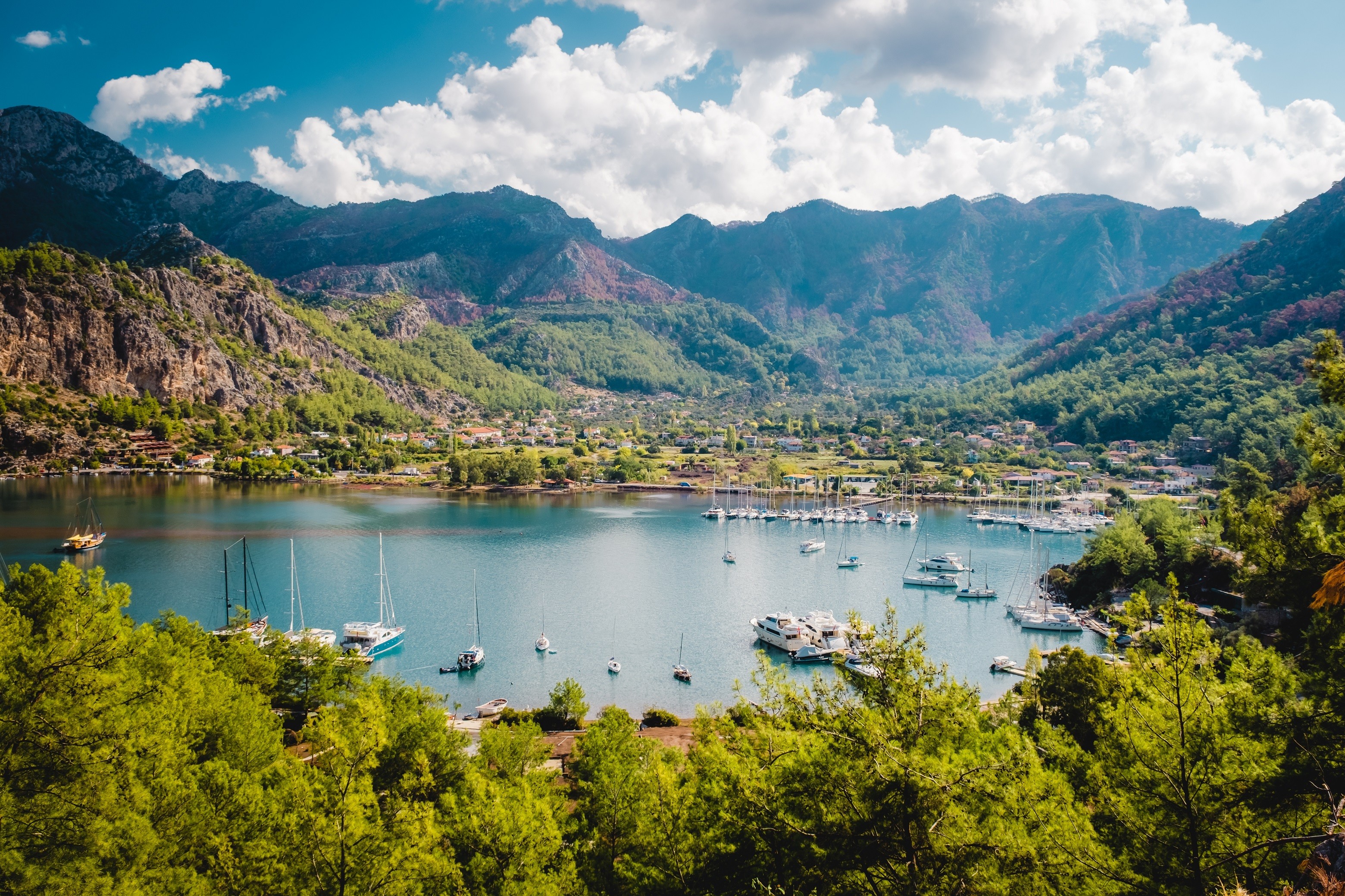 Türkiye’de hangi bölgelerde bunaltıcı sıcaklıkları beklemeden denize girilir? Mayıs ayında yaza erkenden ‘merhaba’ diyin! Popüler rotaları paylaşıyoruz!