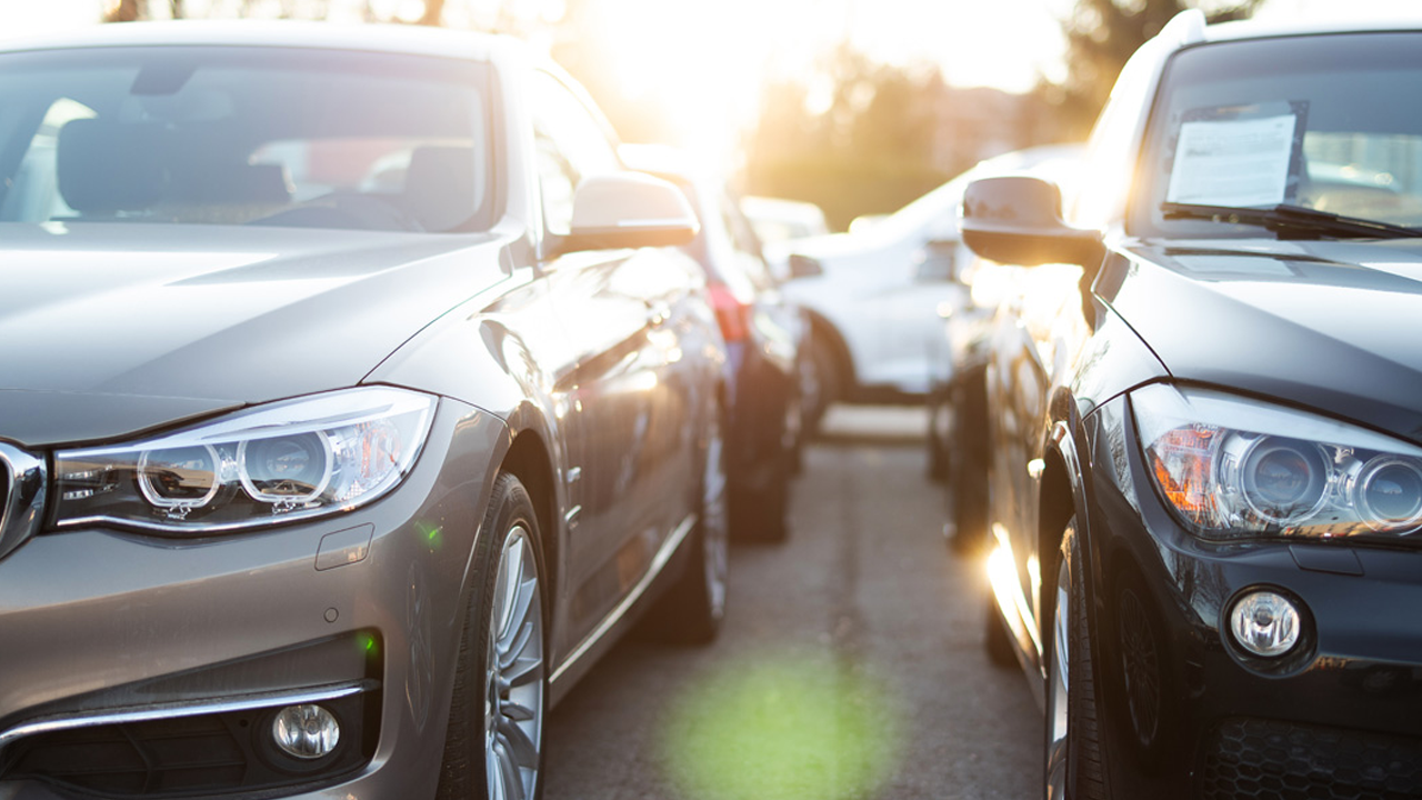 Türkiye'de ikinci el araba fiyatları düşerken o ülkede fırladı