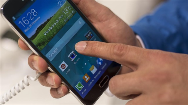 Türkiye'de mobil abone nüfusla yarışıyor