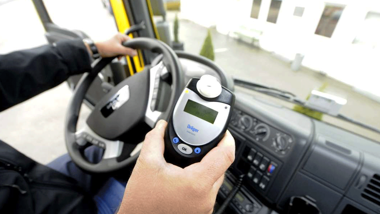 Türkiye’de olsa ilk CHP karşı çıkardı! Yeni otomobillere alkol kilidi geliyor