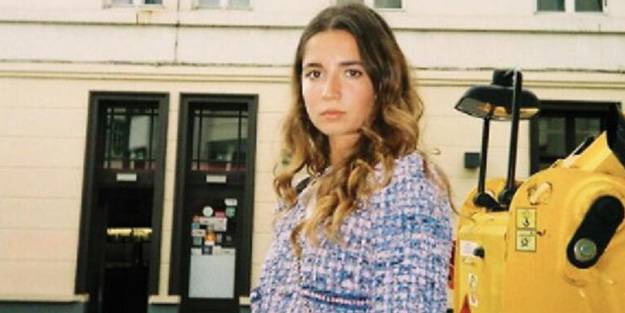 Türkiye'de olsa solcular 'ülke batıyor' çığırtkanlığı yapardı! Oyuncu, eğitim için gittiği Almanya'da garsonluk yapıyor