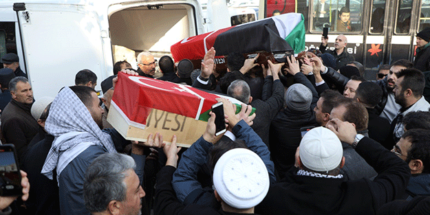 Türkiye'de şehit olan biri bebek 3 Filistinli defnedildi!