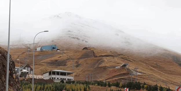 Türkiye'de sürpriz! Lapa lapa kar yağdı