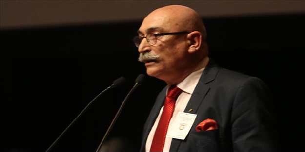 ''Türkiye'de teknik direktörler 1 yıl içinde 1'den fazla takım çalıştırmasın''