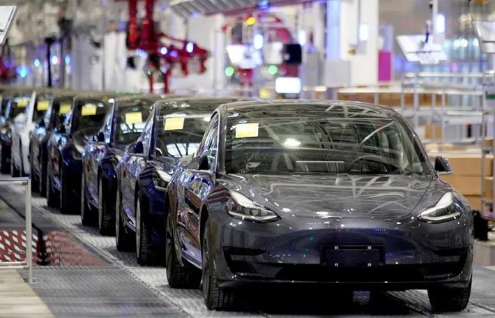 Türkiye’de Tesla satışları düştü! TOGG satışları 400'e katlandı