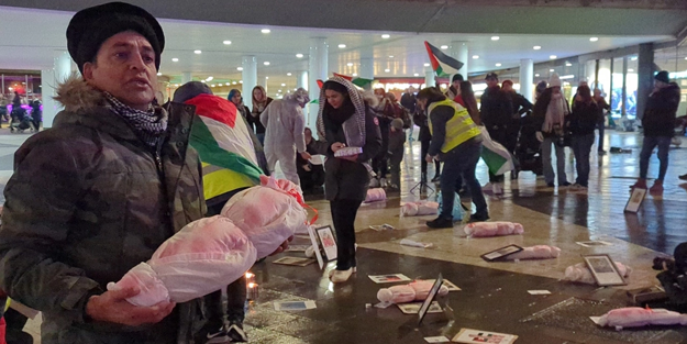 Türkiye'de unutulmaya başladı ama, İsveç'te, Filistin'de öldürülen çocuklar için gösteri düzenlendi