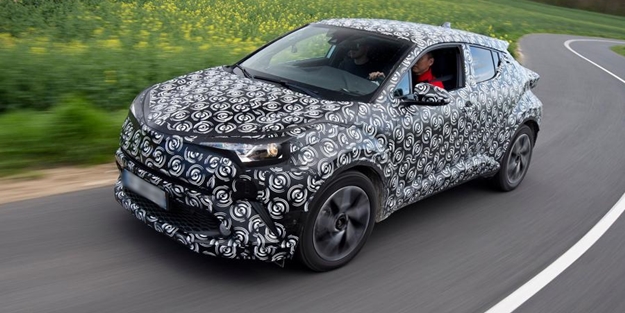 Türkiye'de üretilen ilk hibrit otomobilin fiyatı belli oldu