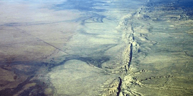 Türkiye'deki deprem ABD'li uzmanları şoka uğrattı Beklenenden 10 kat daha güçlü! Anormal bir duruma dikkat çektiler