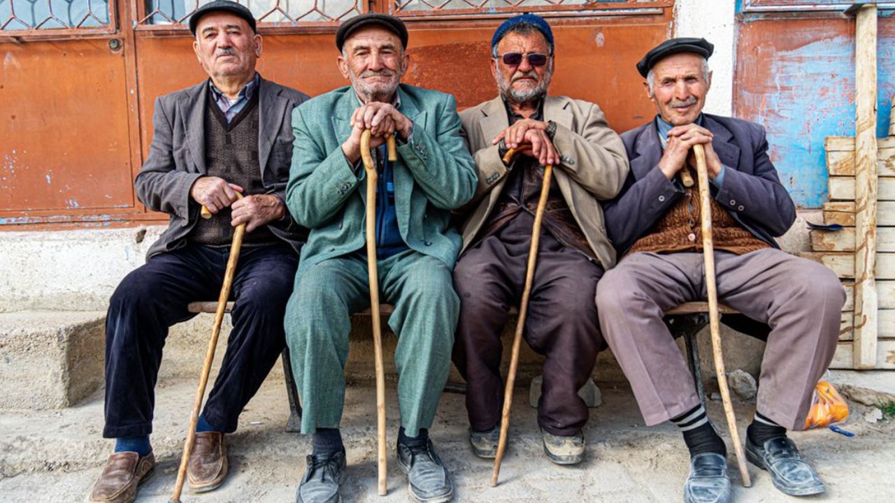 Türkiye'deki yaşlı sayısı 98 ülkenin toplam nüfusundan fazla!