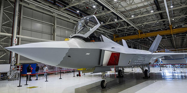 Türkiye'den 6. nesil savaş uçağı bombası! Canlı yayında Türkiye'ye duyurdu