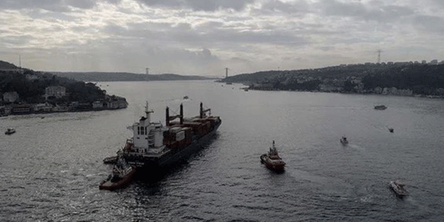 Türkiye'den Boğazlara 40 yıl sonra Montrö ayarı! Geçiş ücretleri 5 kat artırıldı