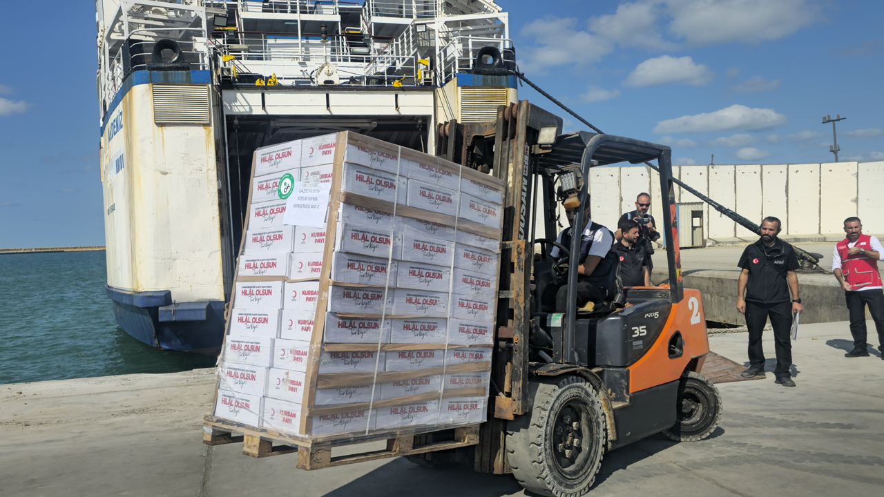 Türkiye’den dualarla uğurlanmıştı: 900 ton yardımı Gazze’ye götüren 17. İyilik Gemisi Mısır'a ulaştı