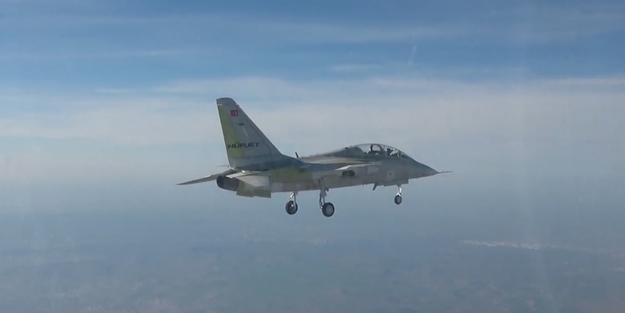 Türkiye'den gururlandıran başarı! Gökyüzüyle buluşan HÜRJET dünyayı salladı