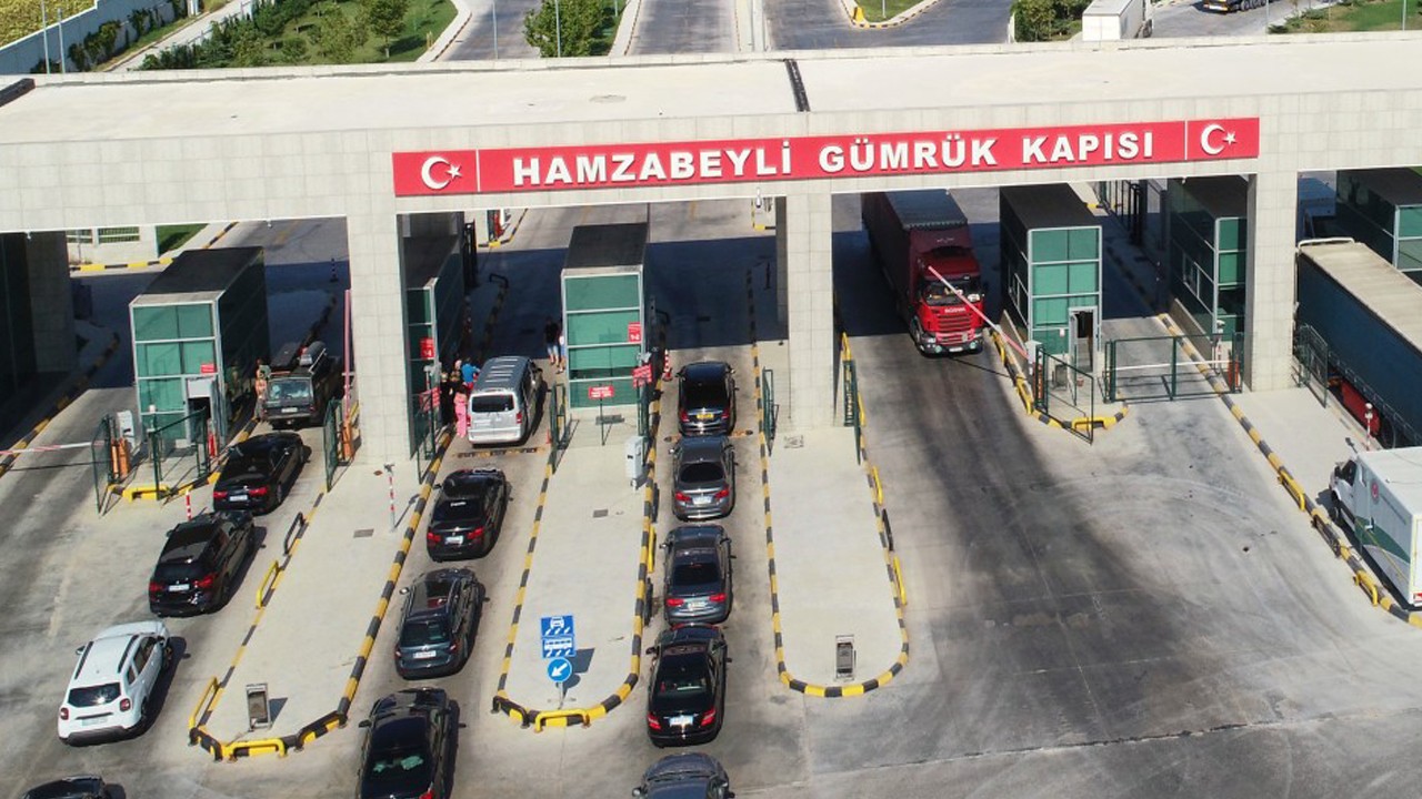 Türkiye’den ne götürdüğüne bakın..! Gurbetçi abi bunu da yapma...