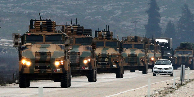 Türkiye'den sınıra askeri sevkiyat
