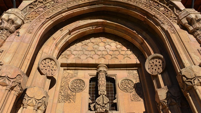 Türkiye'nin 118 ulu camisi tek albümde yer alacak