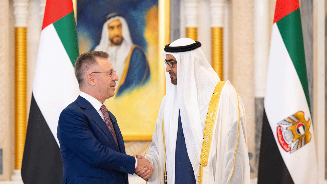 Türkiye'nin Abu Dabi Büyükelçisi Göktaş, BAE Devlet Başkanı'na güven mektubunu sundu