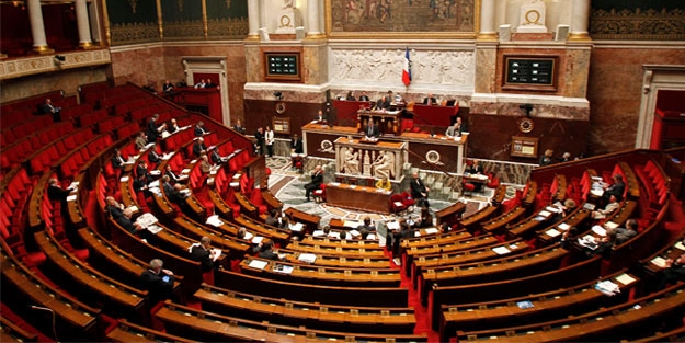 Türkiye'nin aradığı o terörist Fransa meclisinde!