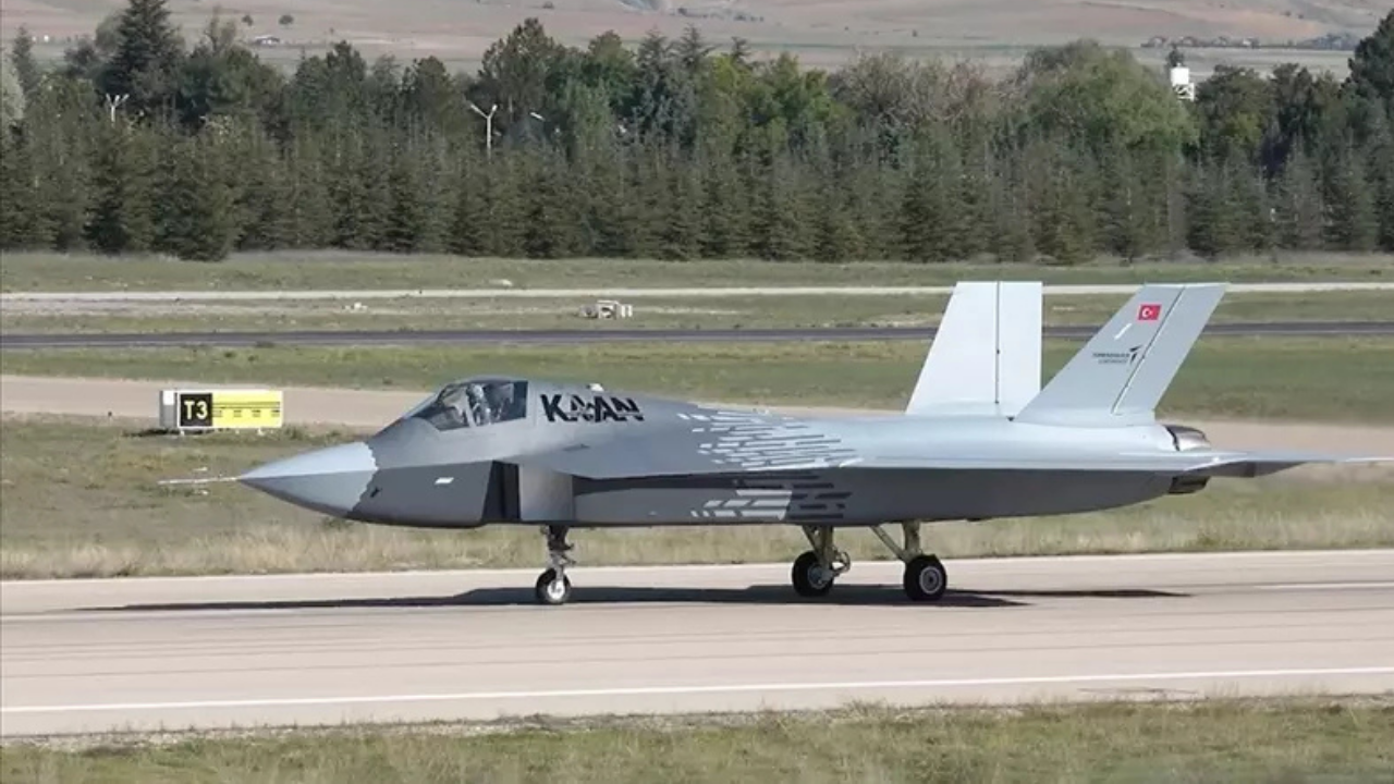 Türkiye’nin beşinci nesil savaş uçağı KAAN, dünyada ses getirdi: F-35, J-20 ve Su-57’ye meydan okuyor!