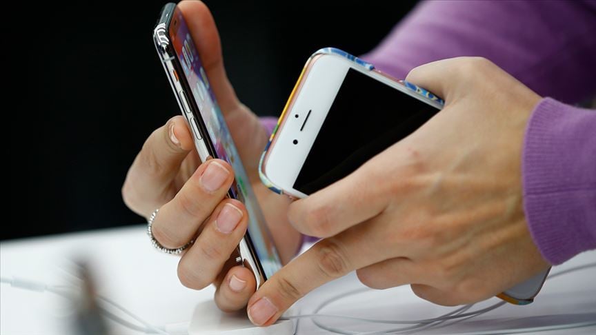 Türkiye'nin cep telefonu faturası 2 milyar dolar azaldı