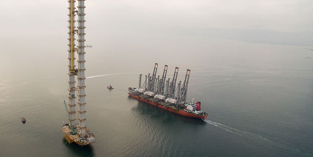 Türkiye'nin en büyük 4 dev vinci Körfez’e ulaştı