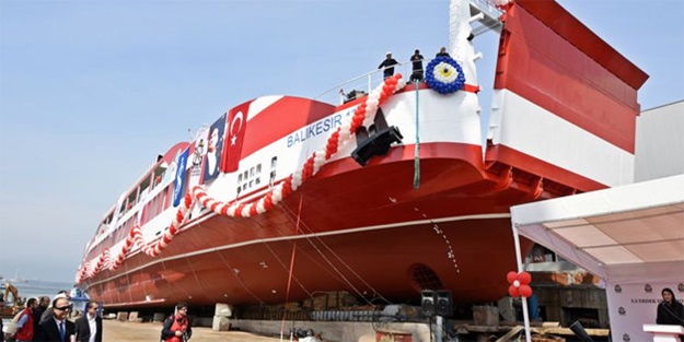 Türkiye'nin en büyük yolcu gemisi denize indi