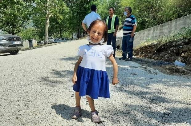 Türkiye'nin en kısa boylu kadını hayatını kaybetti