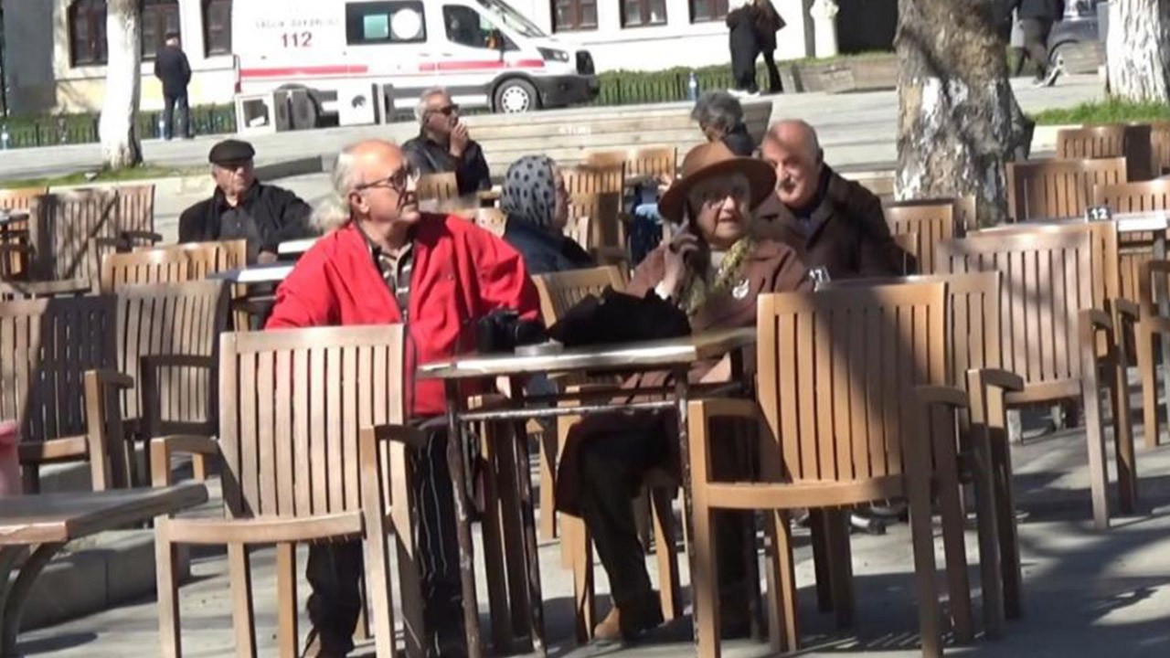 Türkiye’nin en yaşlı kenti Gençler kaçıyor emekliler yerleşiyor