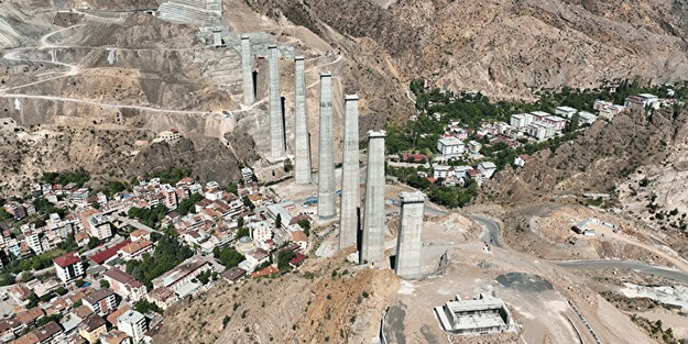 Türkiye’nin en yüksek ayaklı 2. viyadüğü açıldı