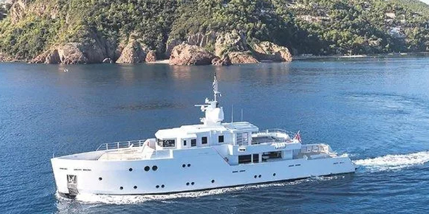 Türkiye'nin en zengin isimi çok konuşulan yüzen sarayını rekor fiyata sattı: O şirkete satıp, herkesi şaşırttı