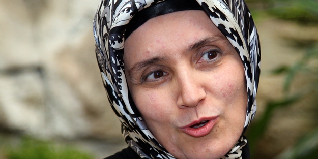 Türkiye'nin ilk başörtülü rektörü de ihraç edildi