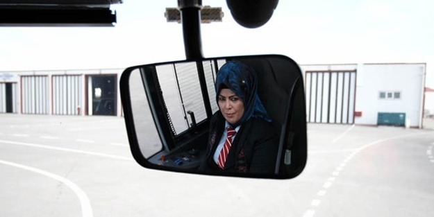 Türkiye'nin ilk 'kadın özel halk otobüsü' hizmette