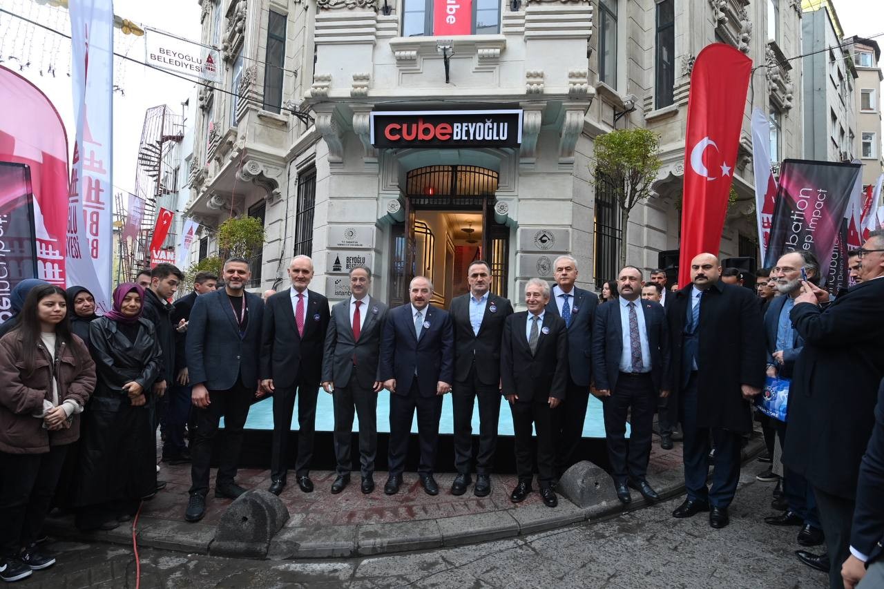Türkiye’nin İlk Şehir İçi Uydu Kuluçka Merkezi Beyoğlu’nda Açıldı