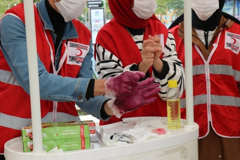 Türkiye’nin ‘iyilik hareketi’ İzmir için seferber oldu