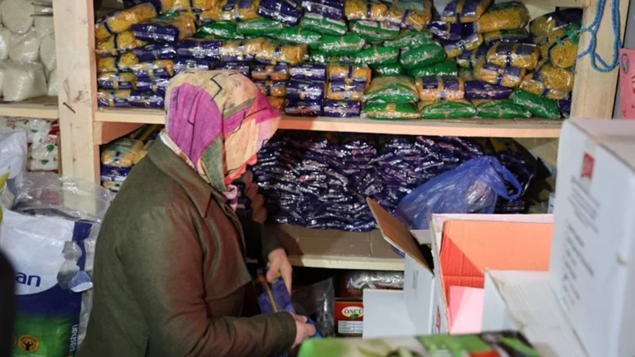 Türkiye'nin konuştuğu bakkal! Parayla değil dua ile alışveriş yapılıyor!