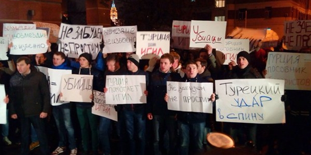 Türkiye'nin Moskova Büyükelçiliği önünde eylem