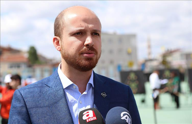 Türkiye'nin o büyük zenginleri neden bir tek başörtülü çalıştırmıyor?