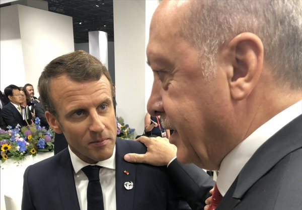 Türkiye'nin o hamlesi, Macron'u tutuşturdu! Otur oturduğun yere oğlum