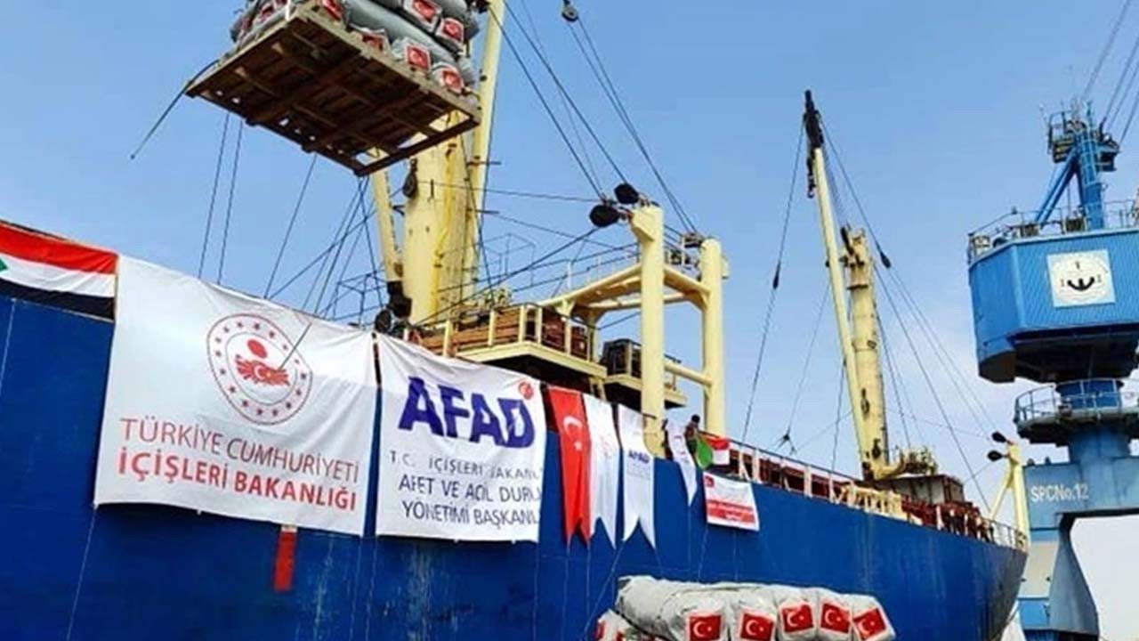 Türkiye'nin Somali'ye gönderdiği 'İyilik Gemisi': Türk gemileri bölgeye ulaştı, AFAD duyurdu