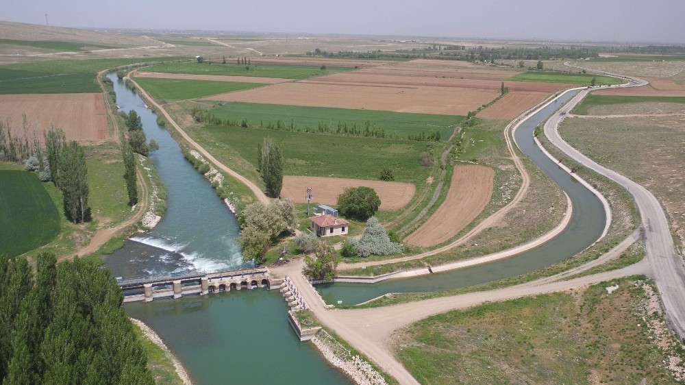 Türkiye’nin tahıl ambarı Konya’da sulama sezonu başladı 