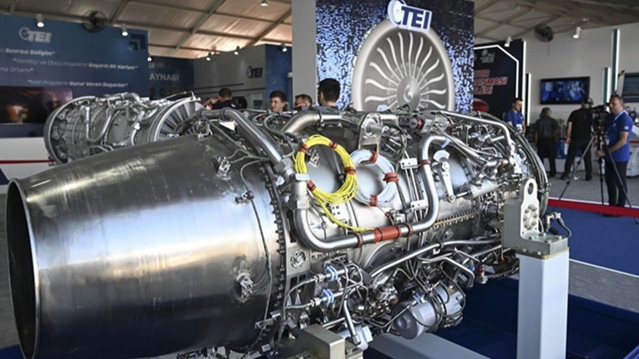 Türkiye'nin yerli turbofan uçak motoru Adana'da sergileniyor
