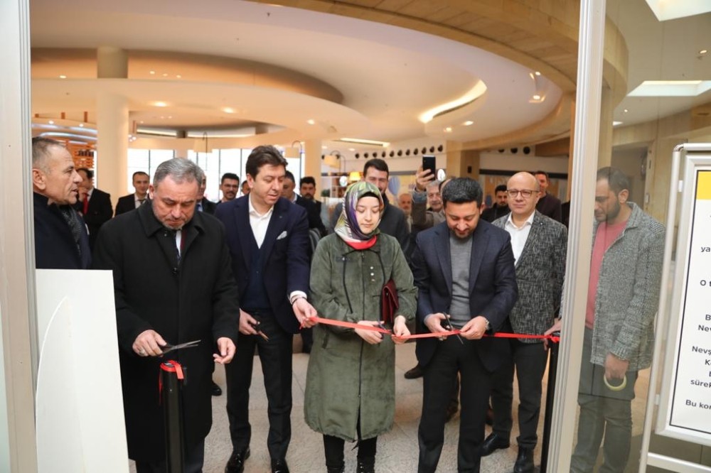 Türkiye’nin tek ’İnsansı Taşlar Sergisi’ Nevşehir’de açıldı 