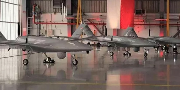 Türkiye'nin ürettiği yerli ve milli silahlı insansız hava aracı Polonya'da! Bayraktar TB2 SİHA heyecanı