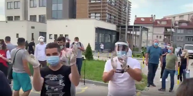 Türkiye'nin yardımları ulaştı! Bakın hangi sloganla karşıladılar