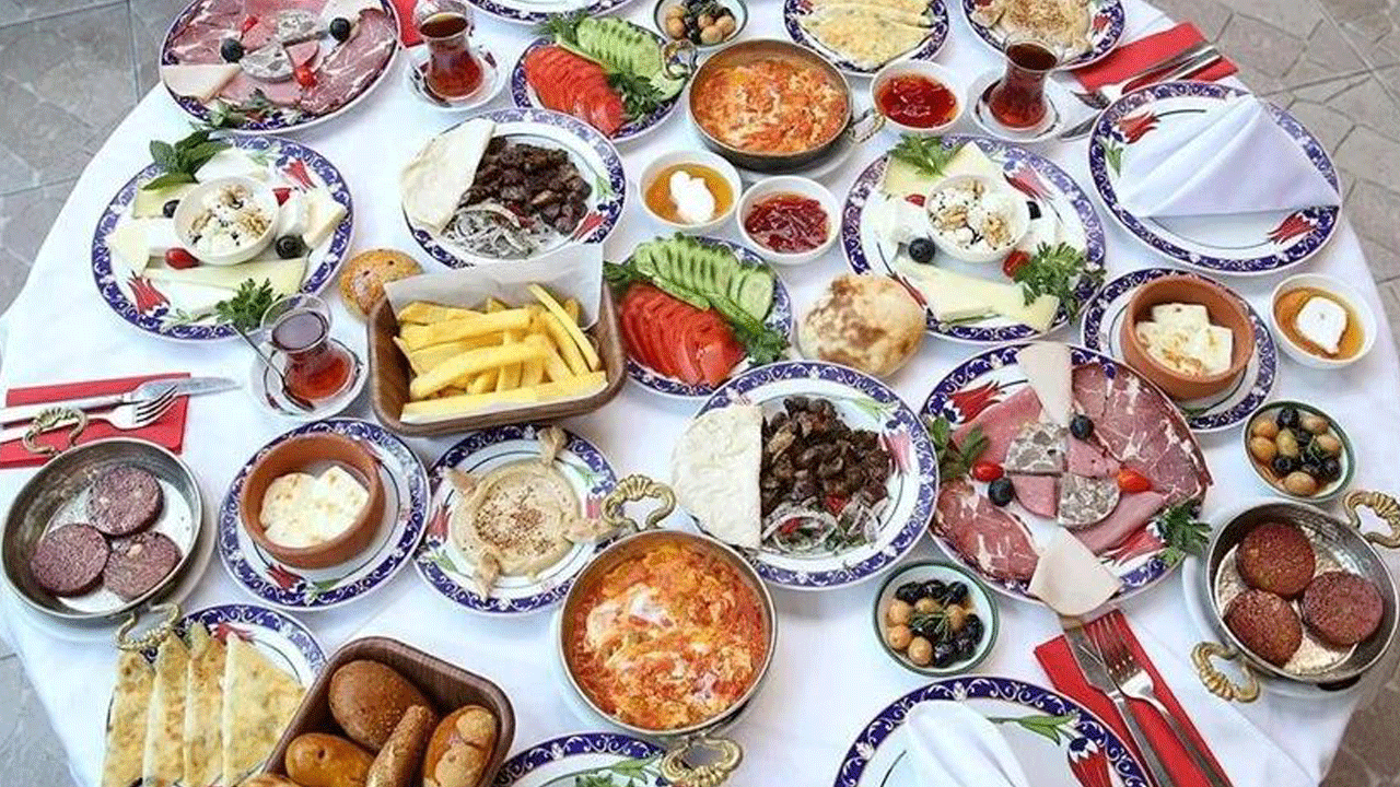 Türkiye’nin yemeklerini kopyalayan Yunanistan dünyanın en iyi mutfağı seçildi!