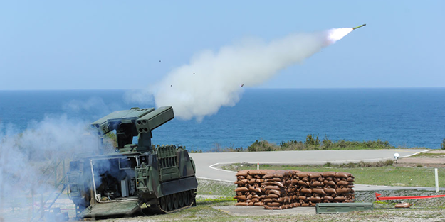 Türkiye'nin yeni silahı Yunanistan'ı ayağa kaldırdı! 'Acilen oraya konuşlandırmalıyız acilen' diyerek duyurdular