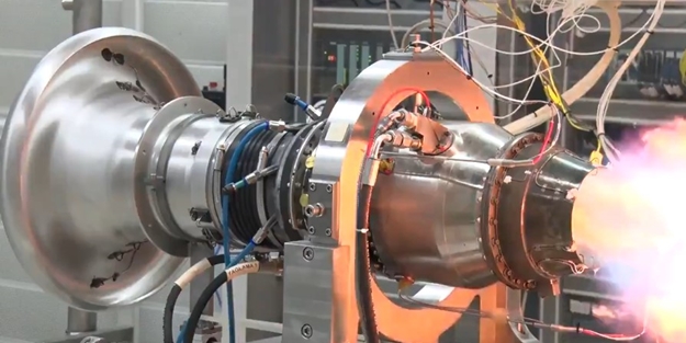 Türkiye'nin yerli füze motoru dünya rekoru kırdı