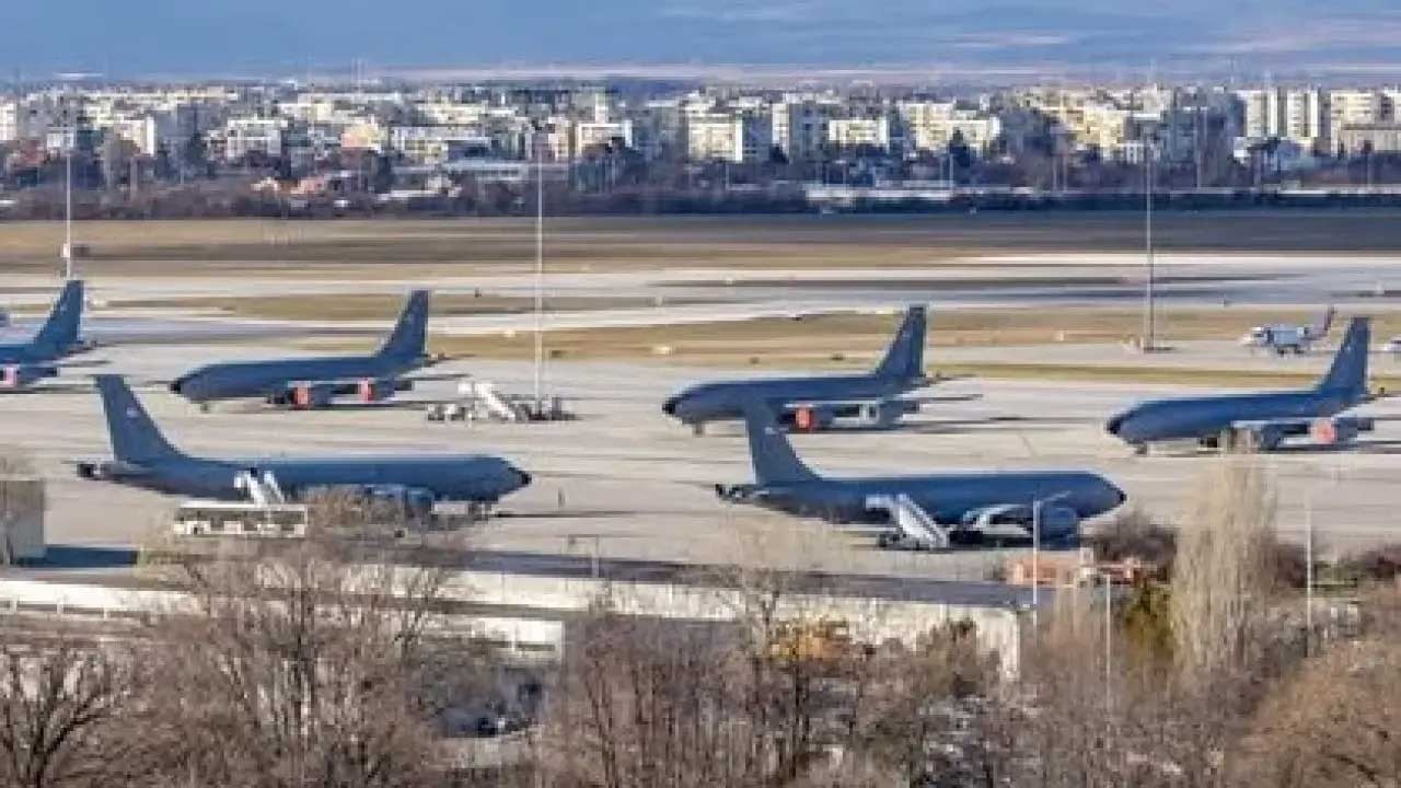 Türkiye'ye 3 saat mesafede! ABD'ye ait askeri uçaklar bölgeden ayrıldı