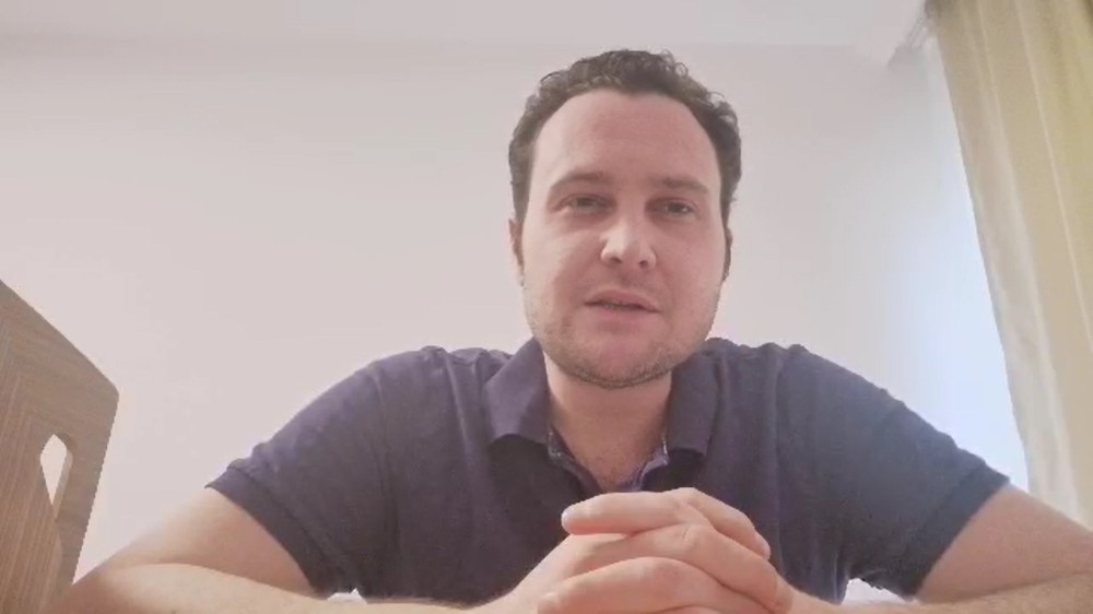 Türkiye’ye getirilen vatandaş, İngiltere’deki sağlık sistemini anlattı: “Orada protesto ediyorlar” 